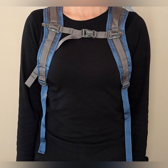 Mystery Ranch In and Out 19L Backpack - Picture 4 of 8